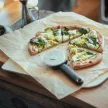 FISKARS Functional Form pizzaszeletelő